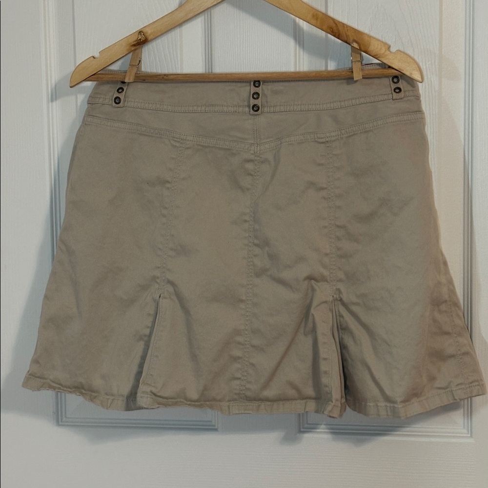 Jones Wear Jeans, Low Rise khaki pleated mini skirt, 12 - Picture 4 of 8
